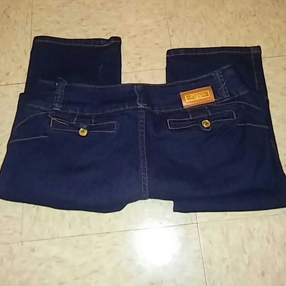 Jeans - Picture 2 of 4