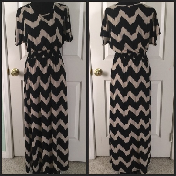 Maxi Cream and Black