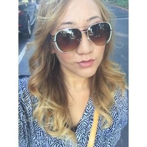 Meet your Posher, Veronica