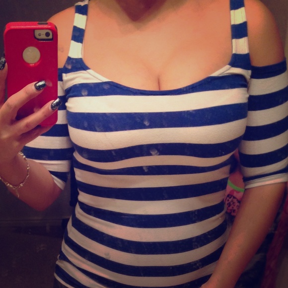 🎉🎉SOLD🎉🎉Forever 21 black & blue top size S