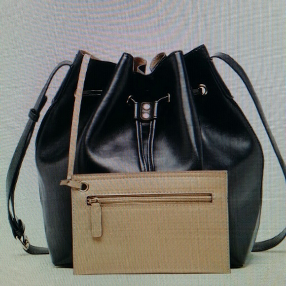 @Sold Nevin Drawstring Bucket - Picture 4 of 4