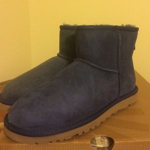 Ugg Classic Mini navy size 5