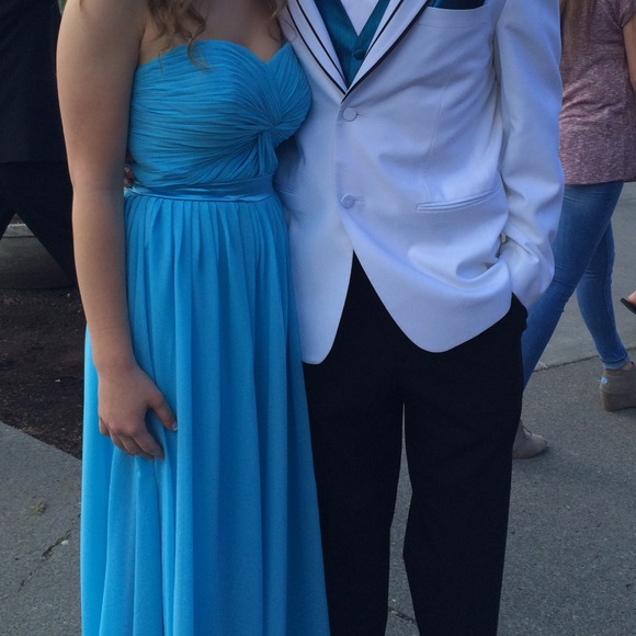 Prom dress - Picture 1 of 3