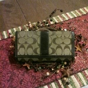 Bundle w juicy hoody as free gift!