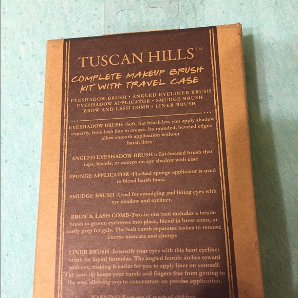 Makeup brushes and travel case - Picture 2 of 2