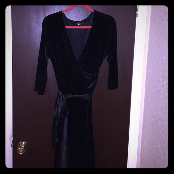 Beautiful soft dress party black dress💓