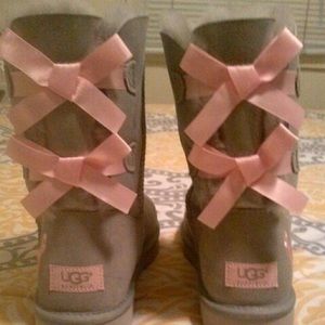 Grey (Pink) BB UGG boots Size 8 Was never worn