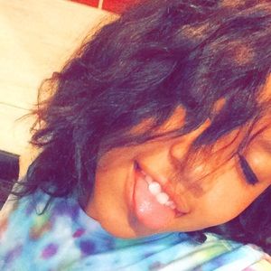 Meet your Posher, Jasmine