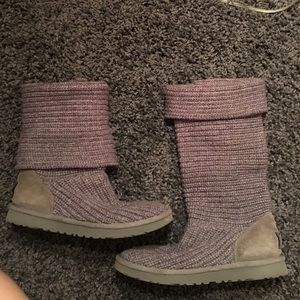 Gray knit ugg boots