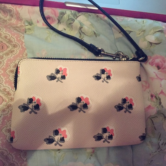 Adorable and girly never used Coach Wristlet - Picture 2 of 3