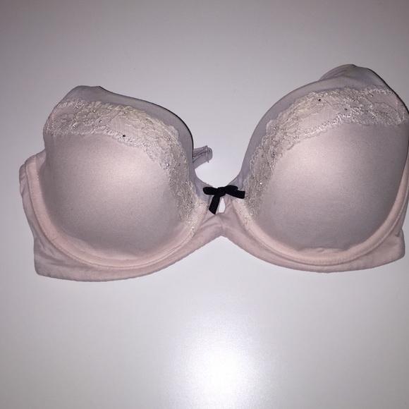 32D VICTORIA'S SECRET DEMI GEMED BRA ❣❣