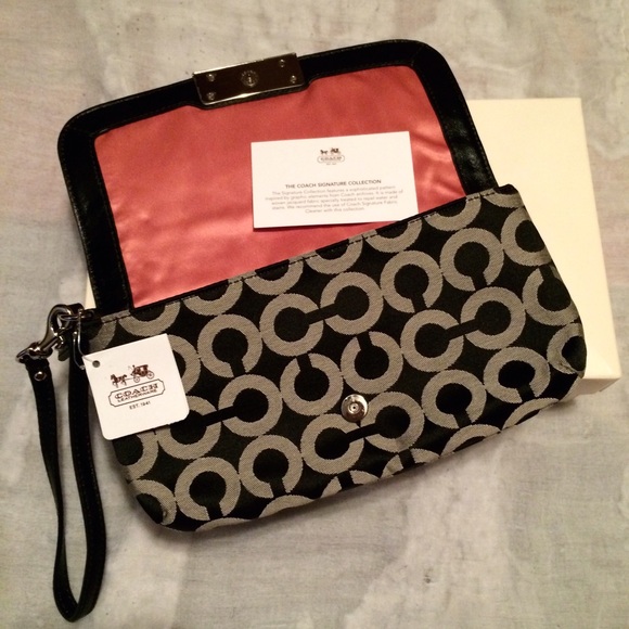 Women's Coach Clutch - Picture 2 of 4