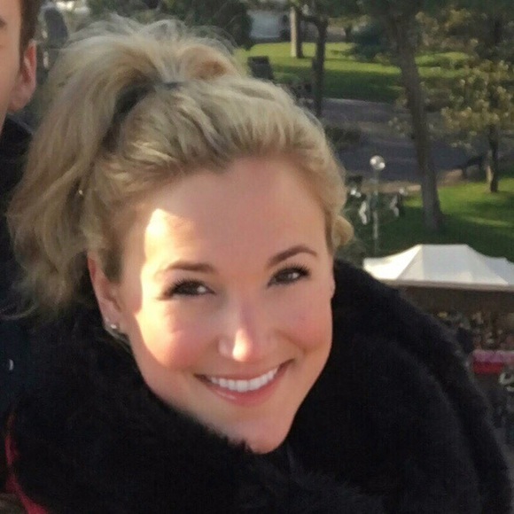 Meet your Posher, Danielle - Picture 1 of 1