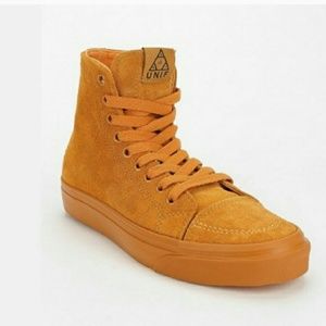 UNIF authentic 101s Sz 8.5 new