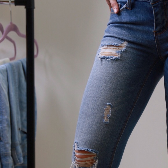 SOLD OUT Ripped Skinny Jeans - Picture 3 of 4