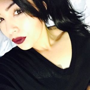 Meet your Posher, Alma