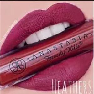 ABH Liquid Lipstick Shade:Heather