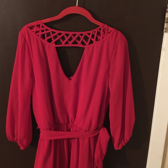 Absolutely stunning red dress HOTT!!❤️🙈 - Picture 3 of 3