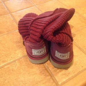 ❤️❤️NWOT Cranberry Crocheted UGGS❤️❤️
