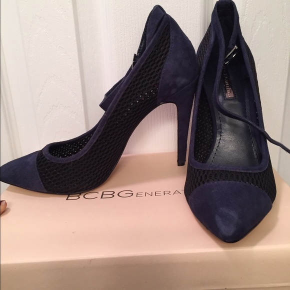 BCBG two toned shoes