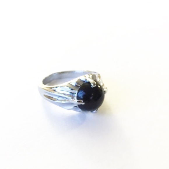 Black stone ring - Picture 3 of 4