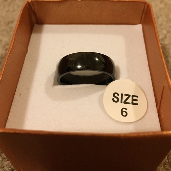 Unisex Black Polished Ring. Titanium.