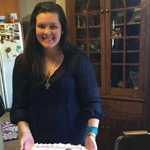 Meet your Posher, Alyssa