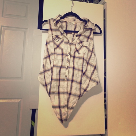 Guess sleeveless flannel