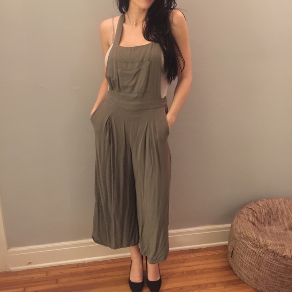 Cute olive green overalls