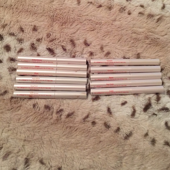 11 Mally Shadow Sticks