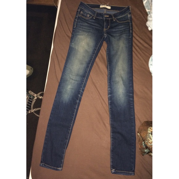 Bullhead dark wash distressed denim legging