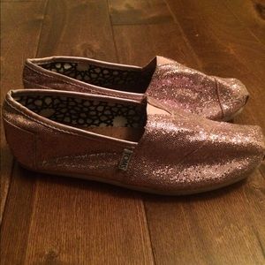Pink glittery TOMS