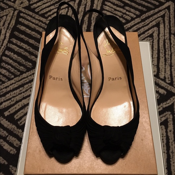 💯authentic black Christian Louboutin wedges