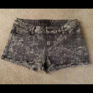 Tripp nyc Shorts - Tripp NYC grey snow wash cut off shorts sz 7 Tripp nyc Shorts - Tripp NYC grey snow wash cut off shorts sz 7