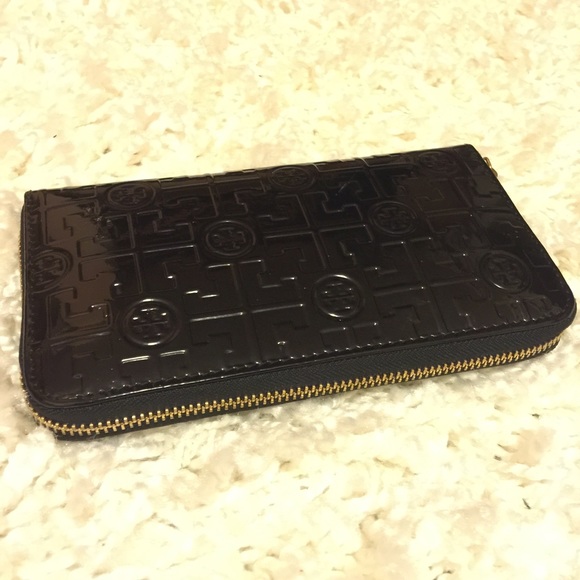 Tory burch patent wallet