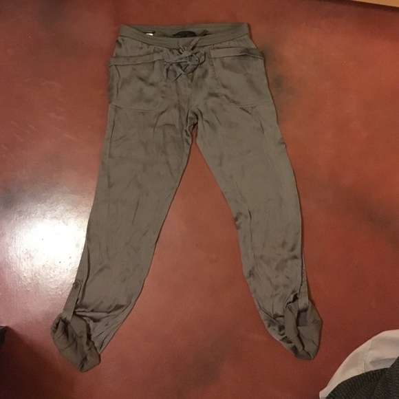BCBG MAX SILKY SLEEK CARGO PANTS