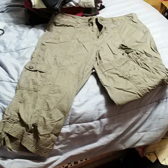 Merona size 16 cargo capris