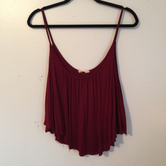 Tops - Flowy maroon tank top