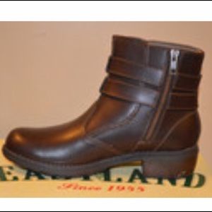 Eastland brown leather women zipper ankle boots