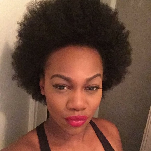 Meet your Posher, Nakia
