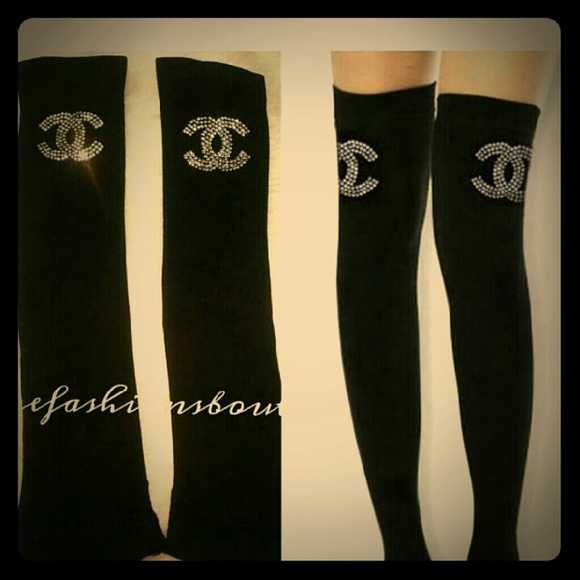 Looking to buy this choker if anyone is selling