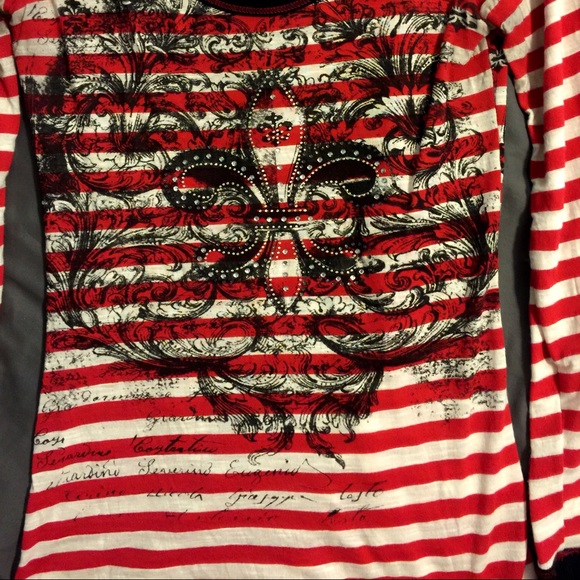 Womens Buckle DayTrip Red & White Embellished Top - Picture 1 of 4