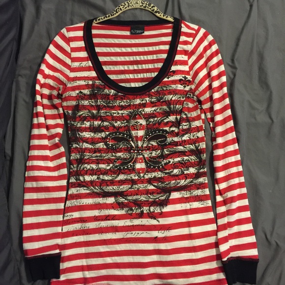 Womens Buckle DayTrip Red & White Embellished Top - Picture 2 of 4