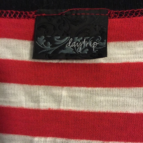 Womens Buckle DayTrip Red & White Embellished Top - Picture 4 of 4