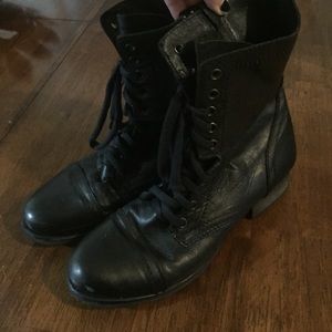 black Steve Madden short boots