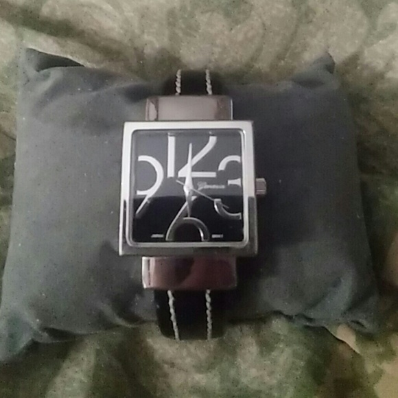 Geneva Platinum Bangle Large Number Face