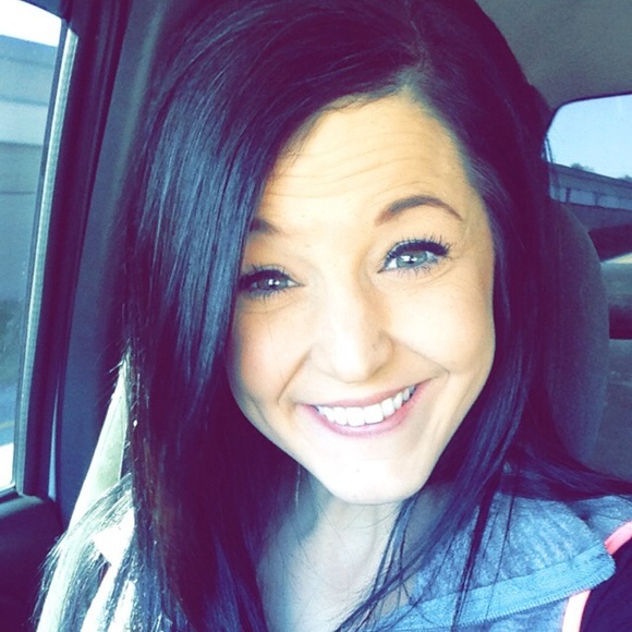 Meet your Posher, Ashlee