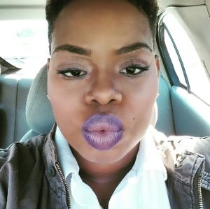 Meet your Posher, Adrianna