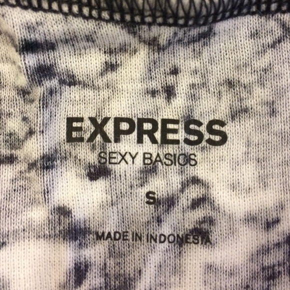 Like new EXPRESS t shirt - Picture 2 of 2