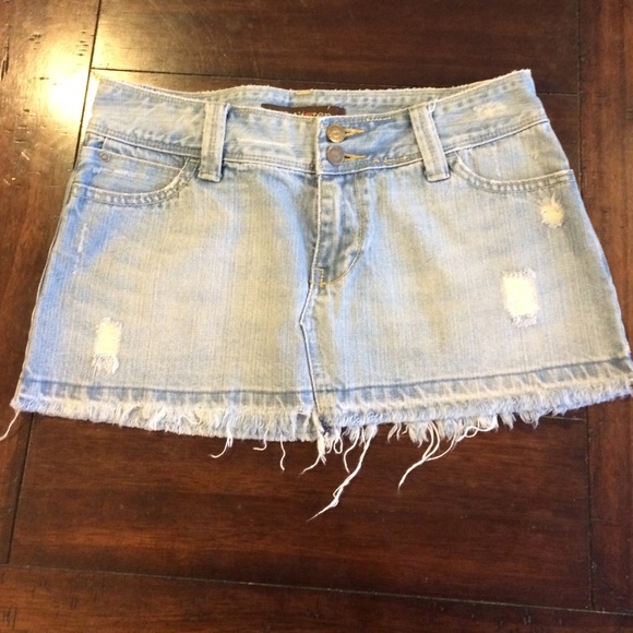 Adorable Hollister jean skirt 🎀 - Picture 1 of 3